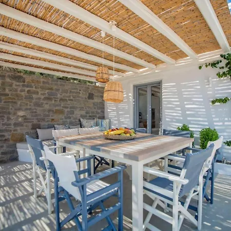 Holiday home Luna Bianca, Private With Pool & Jacuzzi, Stelida Naxos *